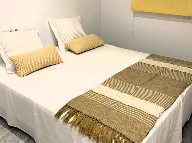 2 bedroom Flat for rent in Ibiza / Eivissa town with pool garage - € 25,000 (Ref: 8304796)