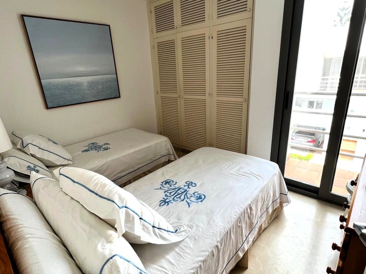 Villa/Maison de 4 chambres à louer à Illa Plana avec piscine garage - 30 000 € (Ref: 8434832)