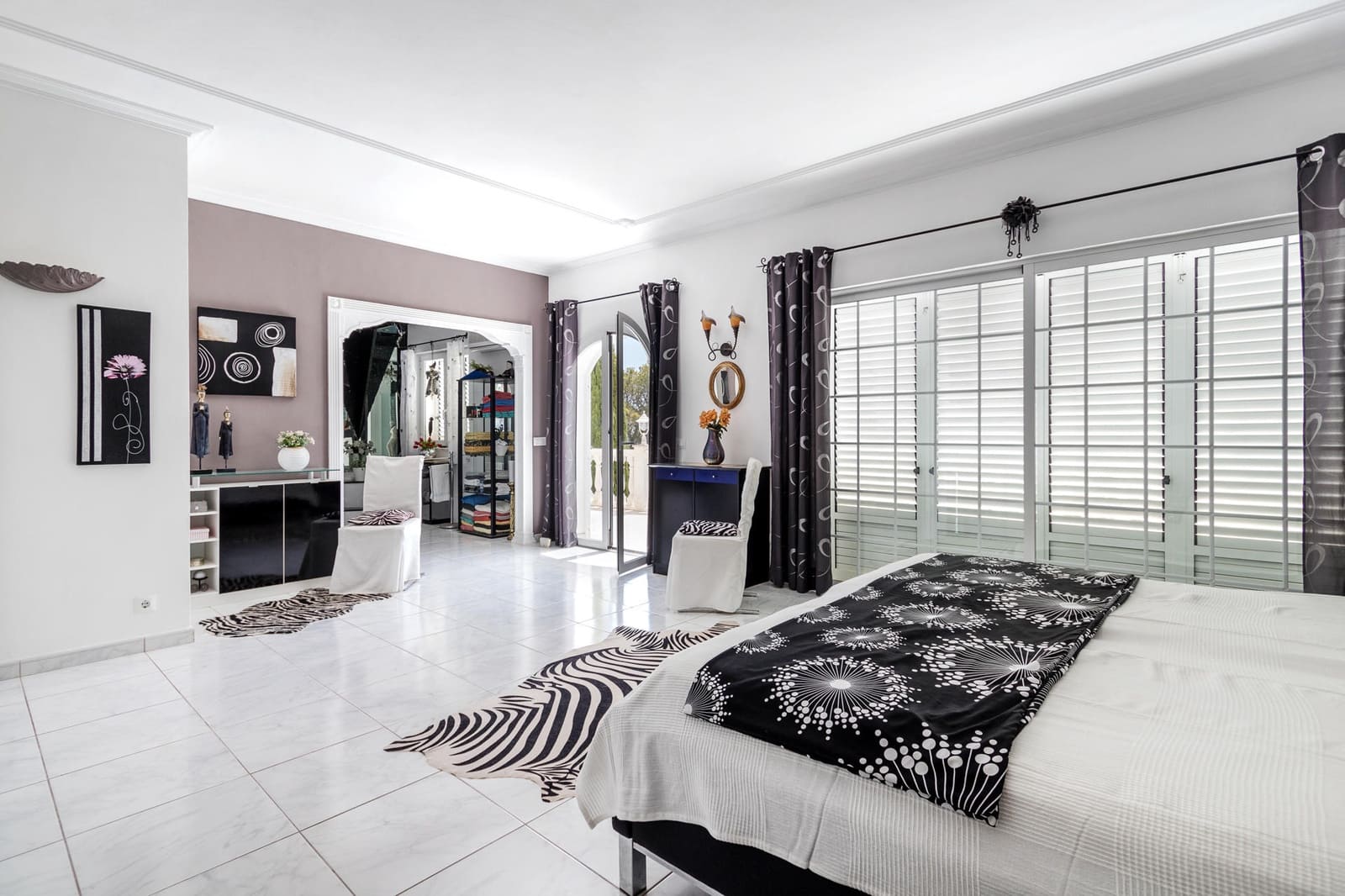 4 bedroom Villa for sale in Sant Carles de Peralta with pool garage - € 4,800,000 (Ref: 8463062)