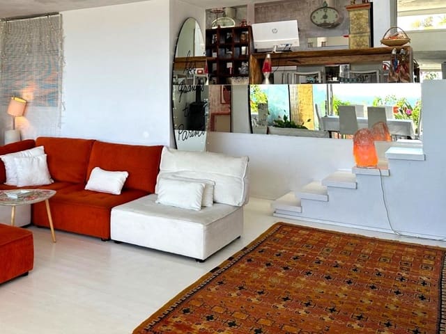 1 slaapkamer Rijtjeshuis te koop in Roca Llisa, Santa Eulalia / Santa Eularia met garage - € 945.000 (Ref: 8521074)