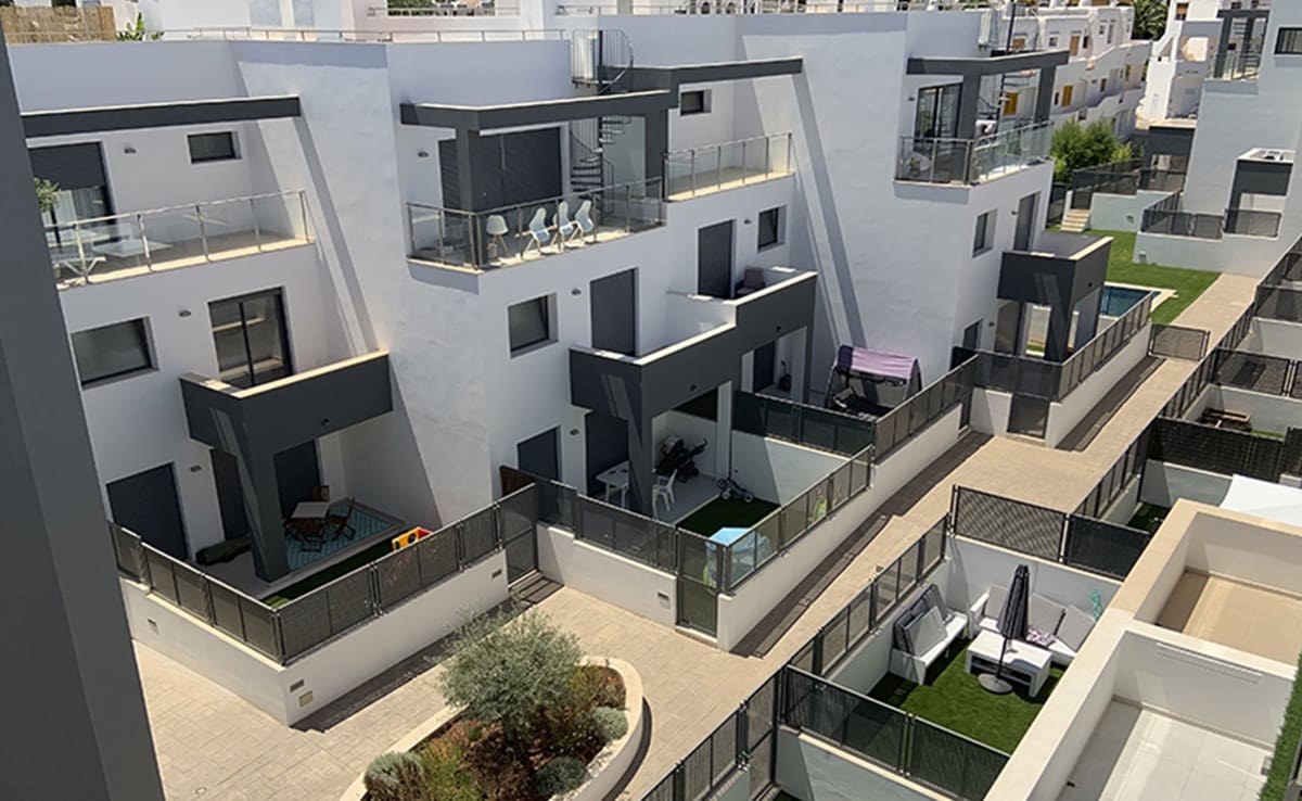 3 slaapkamer Flat te koop in La Siesta - € 850.000 (Ref: 8567626)