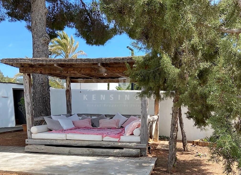 4 soveværelse Villa til salg i Cala Tarida med swimmingpool - € 1.950.000 (Ref: 8596767)