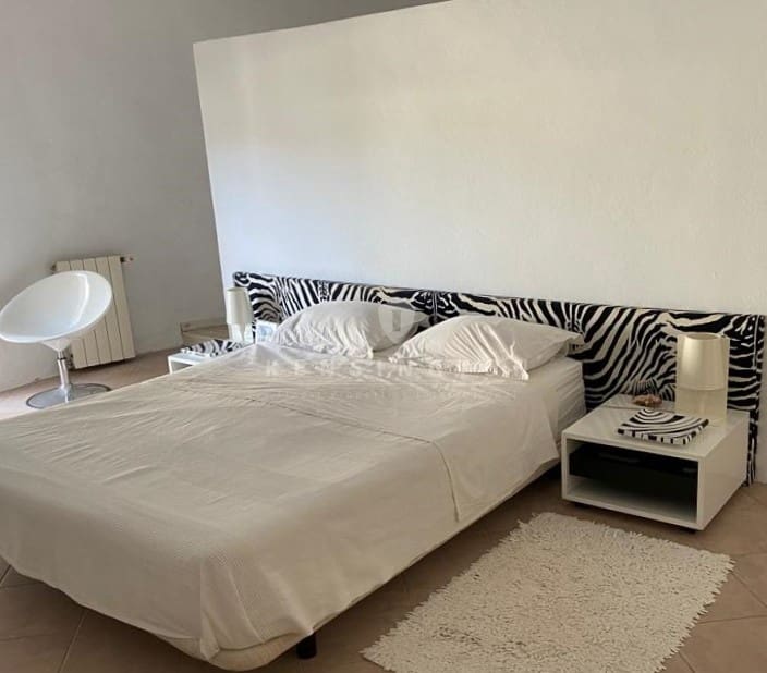 4 soveværelse Villa til salg i Cala Tarida med swimmingpool - € 1.950.000 (Ref: 8596767)