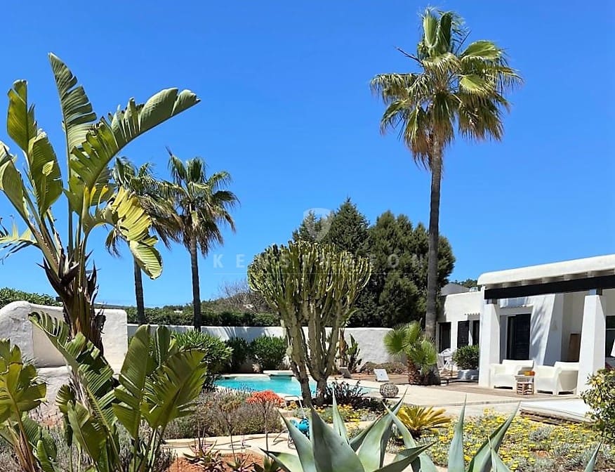 4 soveværelse Villa til salg i Cala Tarida med swimmingpool - € 1.950.000 (Ref: 8596767)