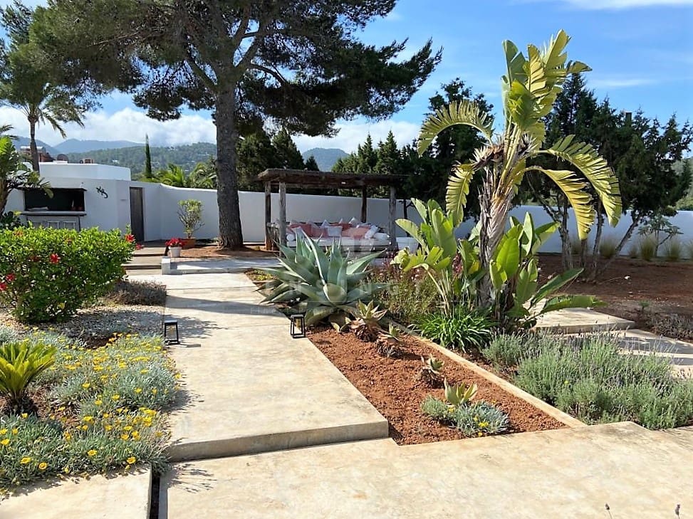 4 soveværelse Villa til salg i Cala Tarida med swimmingpool - € 1.950.000 (Ref: 8596767)