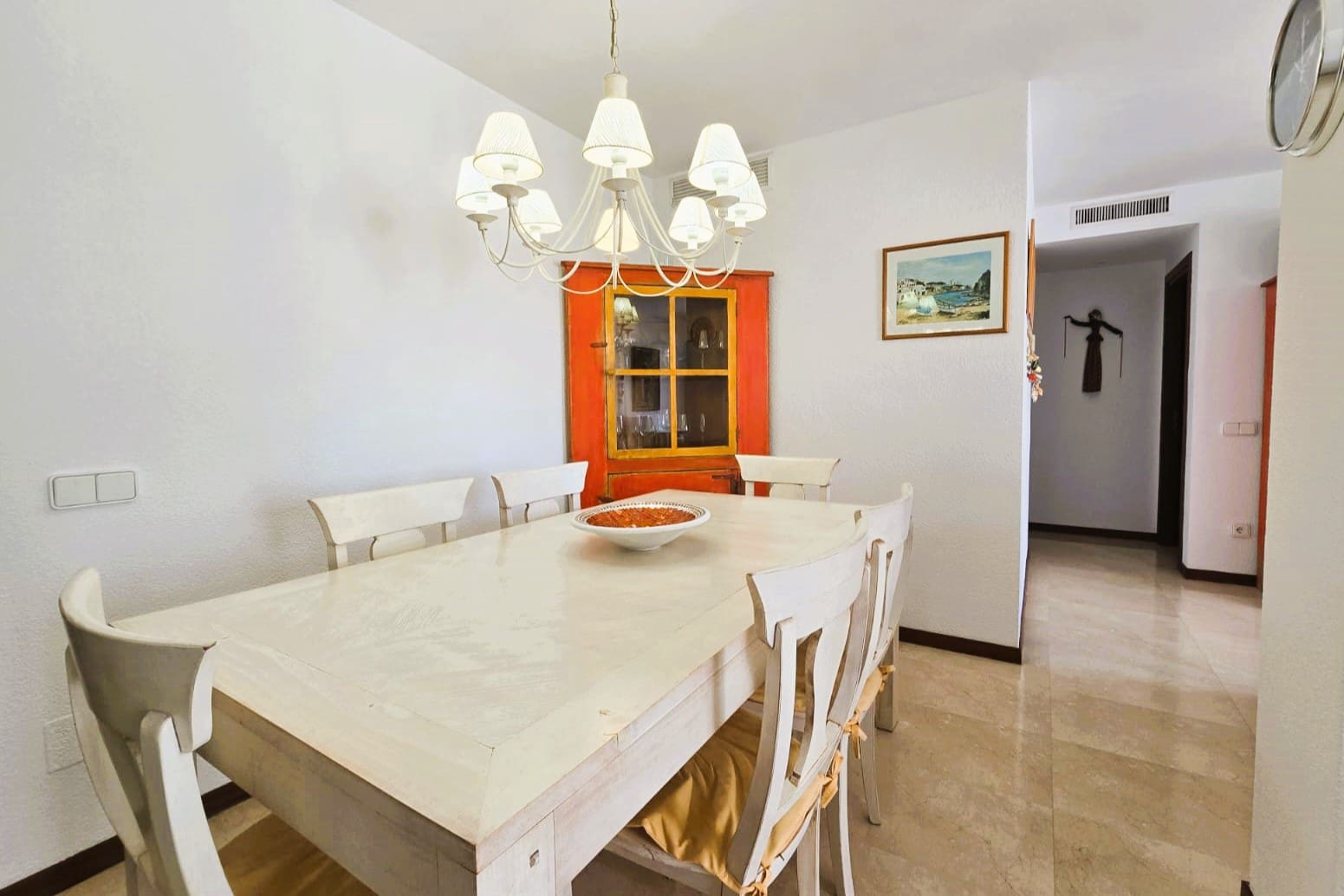 2 slaapkamer Flat te koop in Santa Eulalia / Santa Eularia met garage - € 795.000 (Ref: 8666960)
