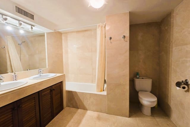 2 slaapkamer Flat te koop in Santa Eulalia / Santa Eularia met garage - € 795.000 (Ref: 8666960)