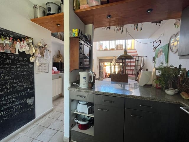 3 soverom Leilighet til salgs i La Siesta, Santa Eulalia / Santa Eularia - € 674 000 (Ref: 8762647)