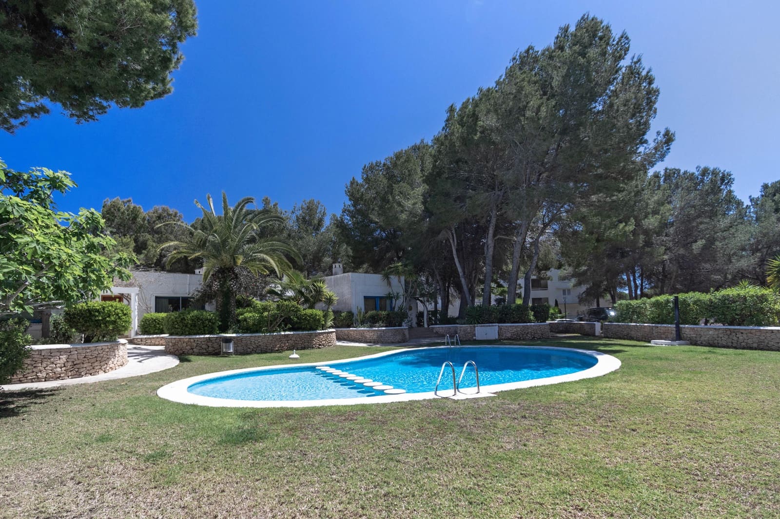 2 bedroom Flat for sale in Cala Llenya - € 650,000 (Ref: 8791604)