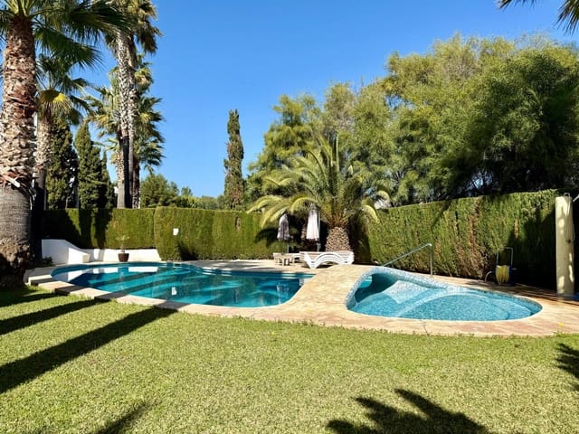 2 soveværelse Lejlighed til salg i Santa Eulalia / Santa Eularia - € 1.230.000 (Ref: 8803915)