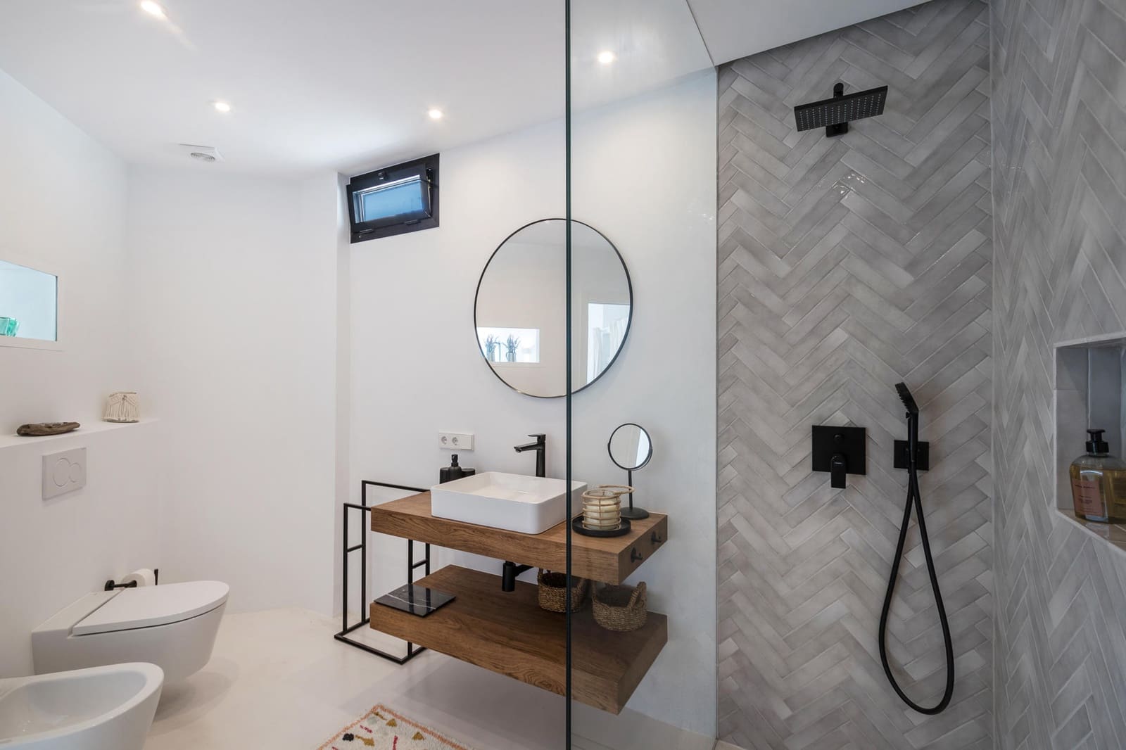 5 soveværelse Villa til salg i Roca Llisa med swimmingpool garage - € 5.900.000 (Ref: 8824497)