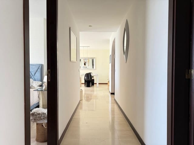 3 soveværelse Lejlighed til salg i Santa Eulalia / Santa Eularia - € 1.500.000 (Ref: 8975636)