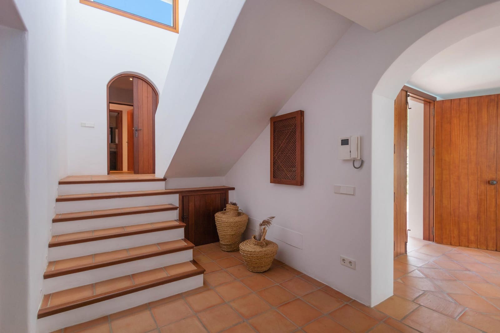 4 sypialnia Finka/Dom wiejski na sprzedaż w Nuestra Senora de Jesus z basenem garażem - 9 900 000 € (Ref: 9000940)