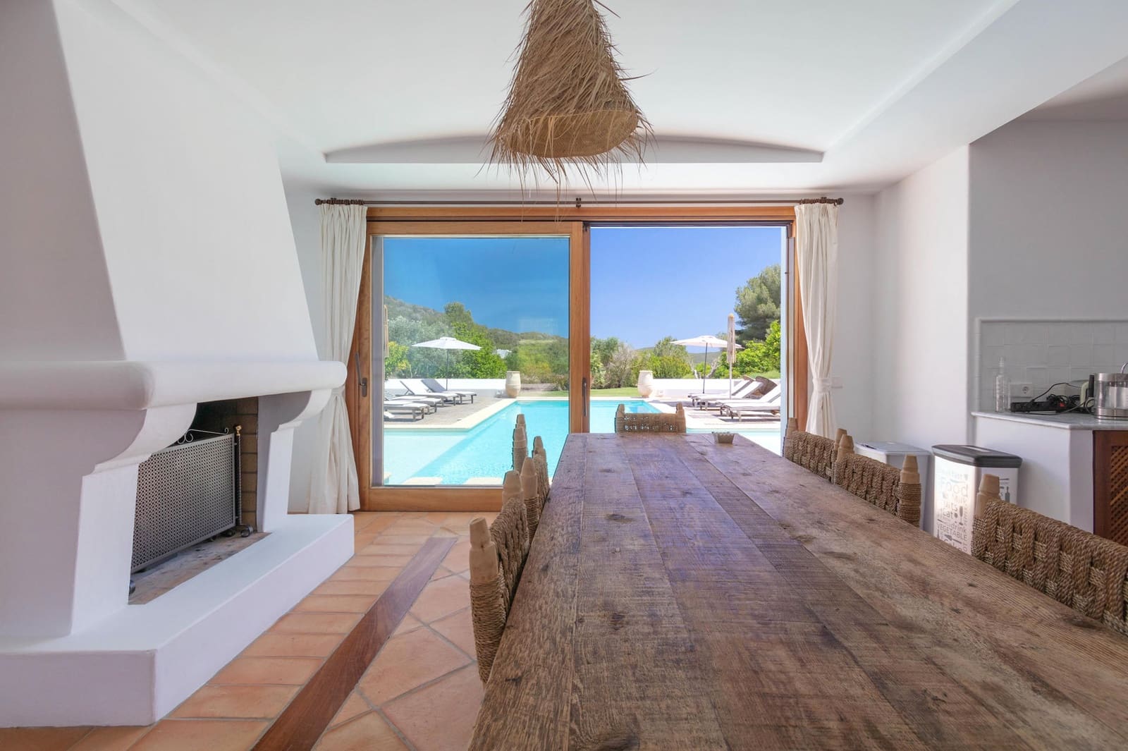 4 sypialnia Finka/Dom wiejski na sprzedaż w Nuestra Senora de Jesus z basenem garażem - 9 900 000 € (Ref: 9000940)