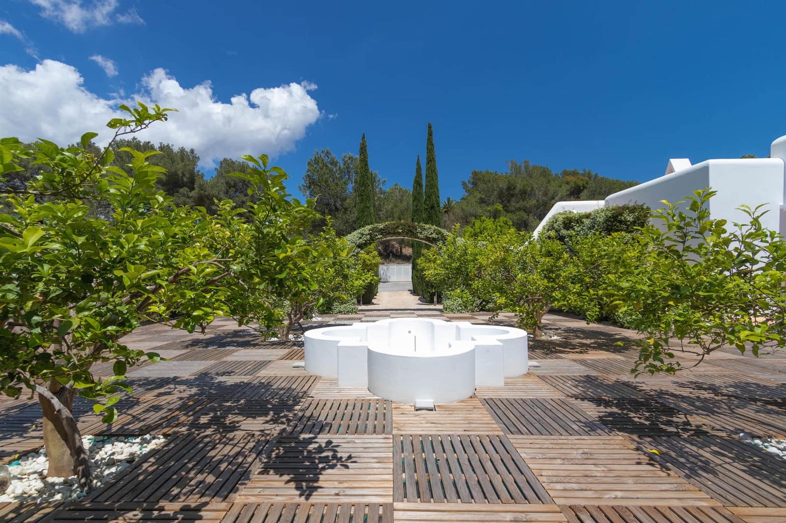 4 sypialnia Finka/Dom wiejski na sprzedaż w Nuestra Senora de Jesus z basenem garażem - 9 900 000 € (Ref: 9000940)