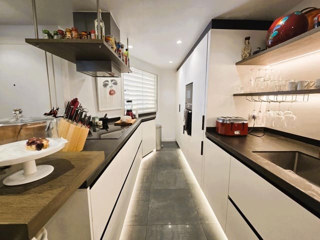 3 sypialnia Mieszkanie na sprzedaż w Santa Eulalia / Santa Eularia z basenem garażem - 795 000 € (Ref: 9064907)