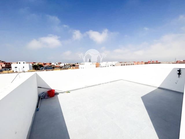 3 sovrum Villa till salu i Corralejo, La Oliva med pool garage - 450 000 € (Ref: 8414831)