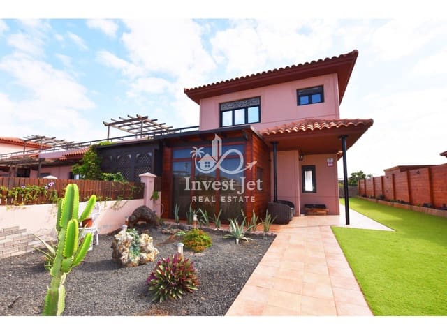 2 bedroom Townhouse for sale in Lajares, La Oliva with pool - € 290,000 (Ref: 9310266)