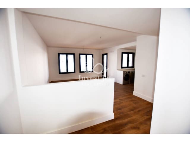 2 bedroom Flat for sale in Corralejo with pool garage - € 245,000 (Ref: 9478528)
