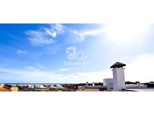 2 bedroom Flat for sale in Corralejo with pool garage - € 245,000 (Ref: 9478528)