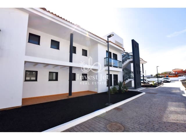 2 bedroom Flat for sale in Corralejo with pool garage - € 245,000 (Ref: 9478528)