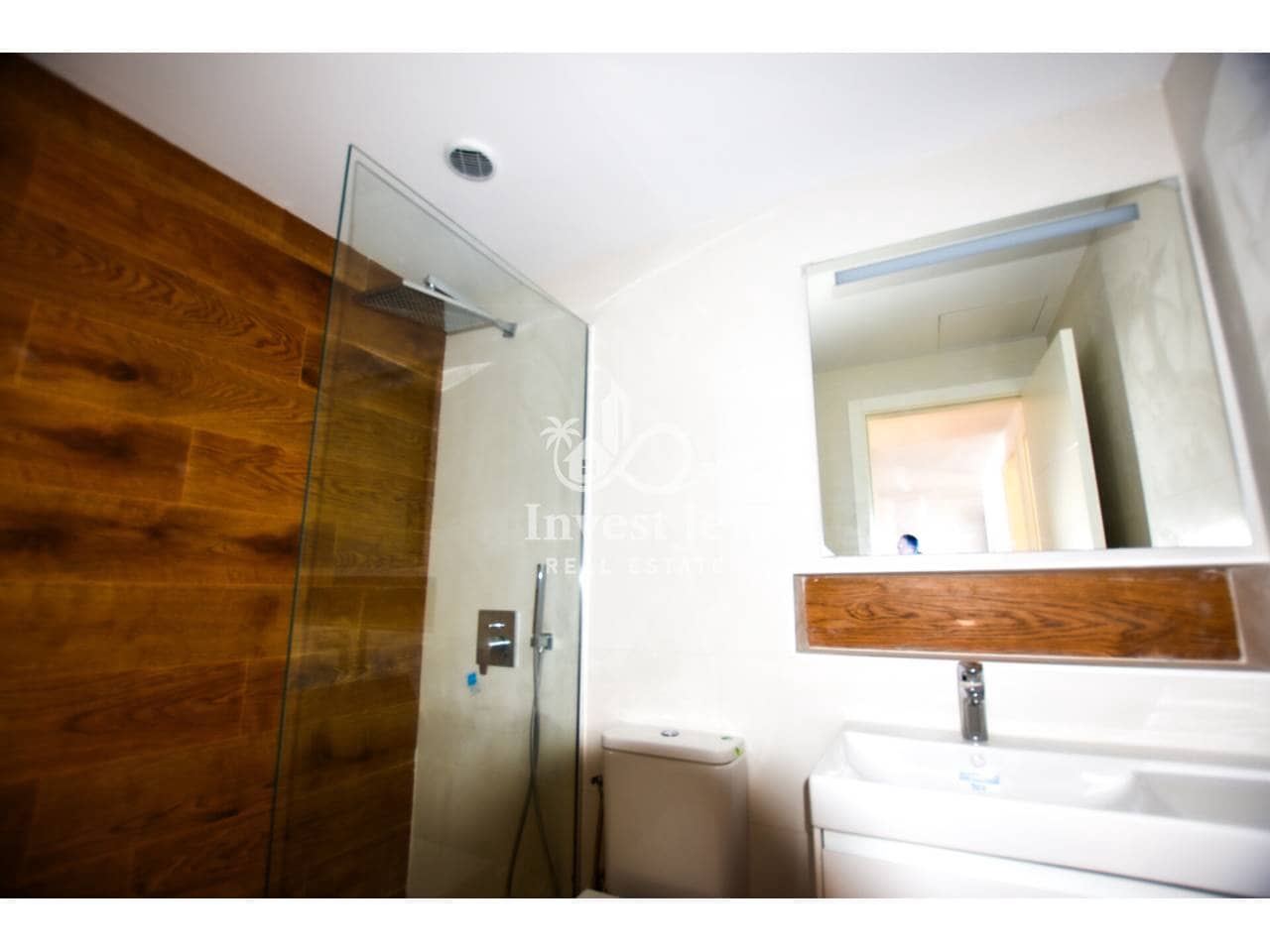 2 makuuhuone Asunto myytävänä paikassa Corralejo mukana uima-altaan 
autotalli - 329 000 € (Ref: 9478528)