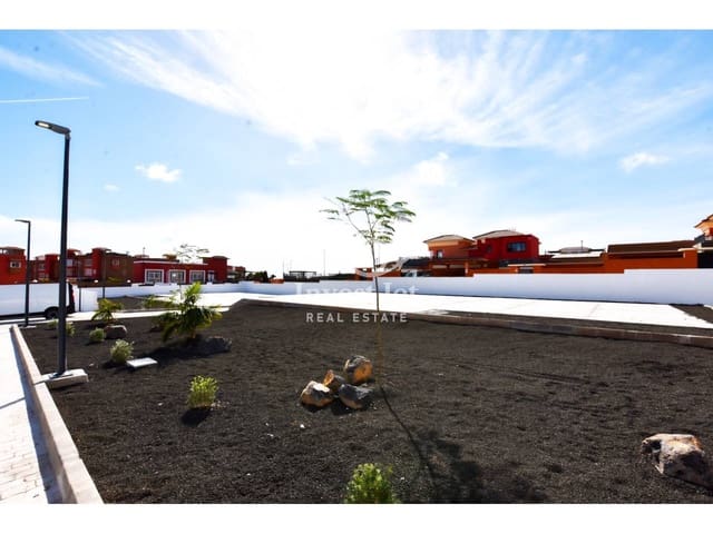 2 makuuhuone Asunto myytävänä paikassa Corralejo, La Oliva mukana uima-altaan 
autotalli - 329 000 € (Ref: 9478528)