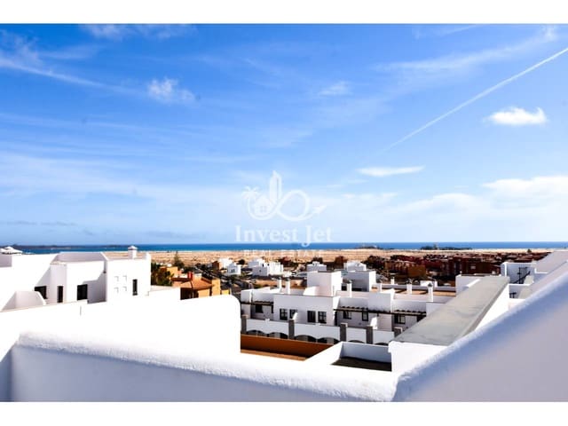 2 makuuhuone Asunto myytävänä paikassa Corralejo, La Oliva mukana uima-altaan 
autotalli - 329 000 € (Ref: 9478528)