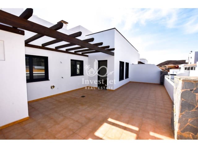 2 bedroom Flat for sale in Corralejo with pool garage - € 245,000 (Ref: 9478528)