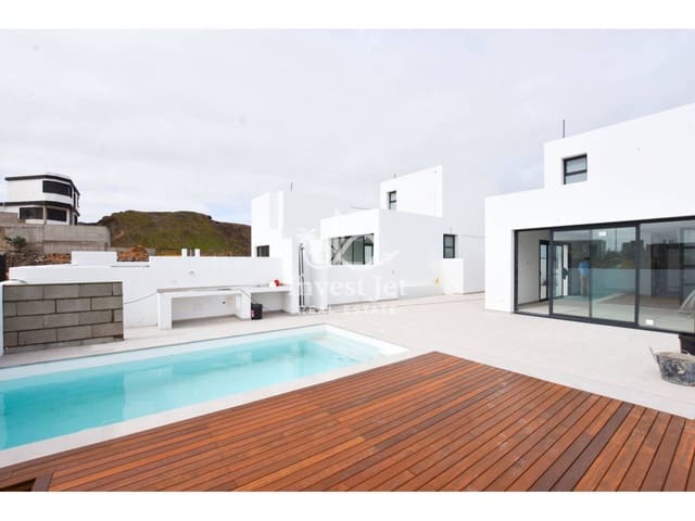 4 sovrum Villa till salu i Corralejo, La Oliva med pool garage - 520 000 € (Ref: 9627133)