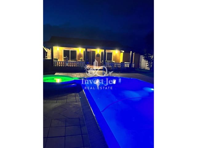 8 sovrum Villa till salu i El Roque, La Oliva med pool garage - 1 500 000 € (Ref: 9627134)