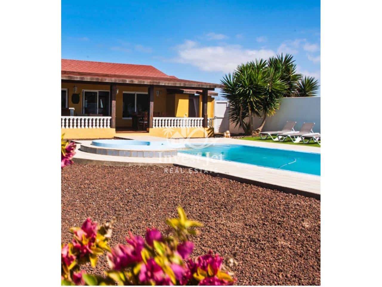 8 sovrum Villa till salu i El Roque med pool garage - 1 500 000 € (Ref: 9627134)