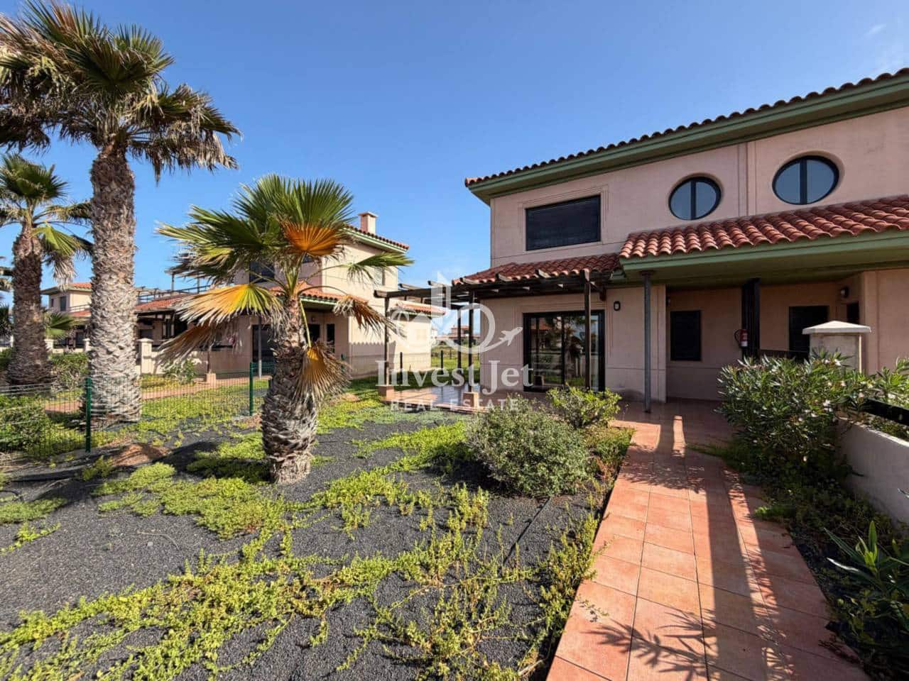 2 slaapkamer Villa te koop in Lajares met zwembad garage - € 205.000 (Ref: 9651025)