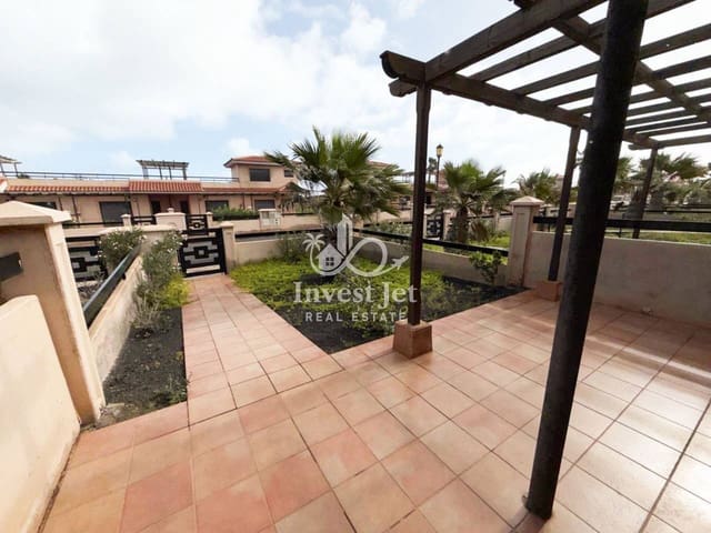 1 soverom Villa til salgs i Lajares, La Oliva med svømmebasseng garasje - € 169 000 (Ref: 9651026)