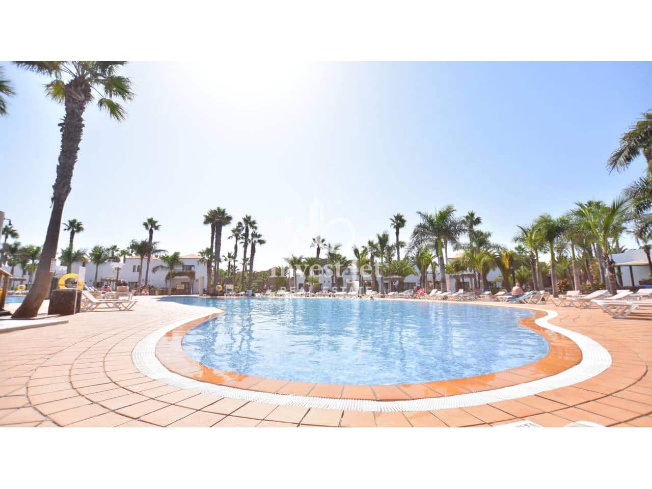 1 bedroom Apartment for sale in La Oliva with pool - € 207,500 (Ref: 9706056)