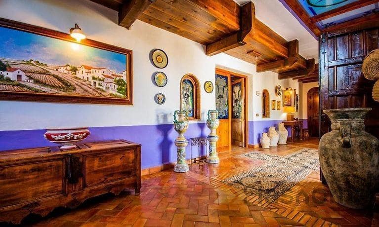 8 bedroom Villa for sale in Alhaurin el Grande with pool - € 2,500,000 (Ref: 8174109)