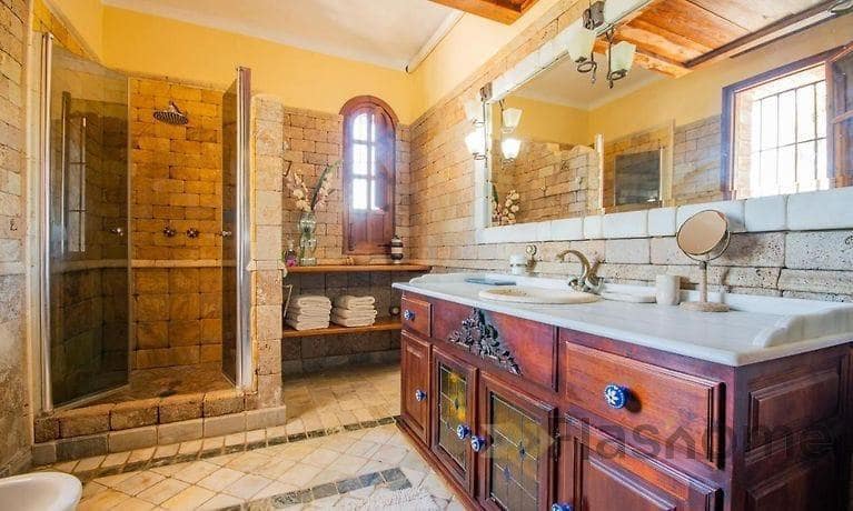 8 bedroom Villa for sale in Alhaurin el Grande with pool - € 2,500,000 (Ref: 8174109)