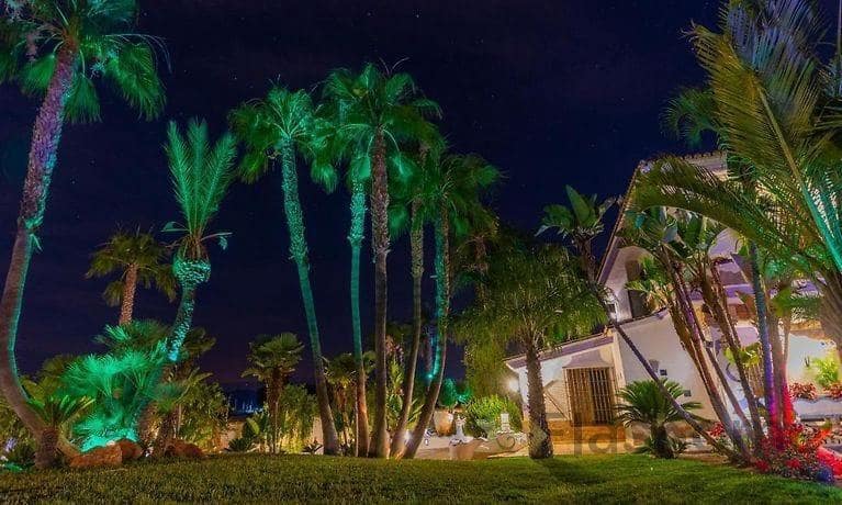 8 bedroom Villa for sale in Alhaurin el Grande with pool - € 2,500,000 (Ref: 8174109)
