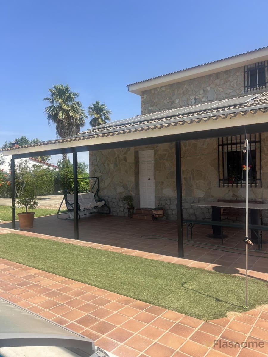 5 bedroom Villa for sale in Don Benito with pool - € 350,000 (Ref: 9848304)