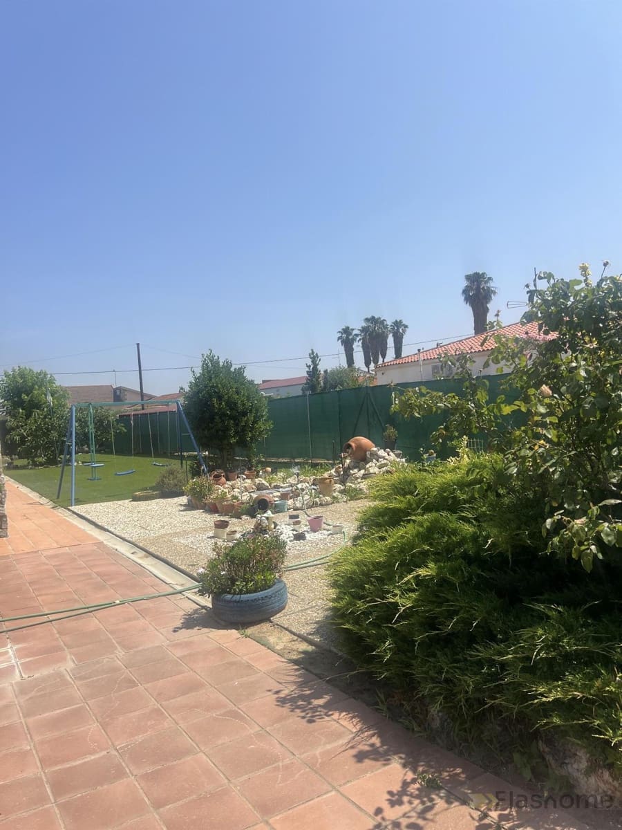 5 bedroom Villa for sale in Don Benito with pool - € 350,000 (Ref: 9848304)