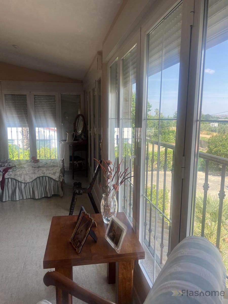 5 bedroom Villa for sale in Don Benito with pool - € 350,000 (Ref: 9848304)