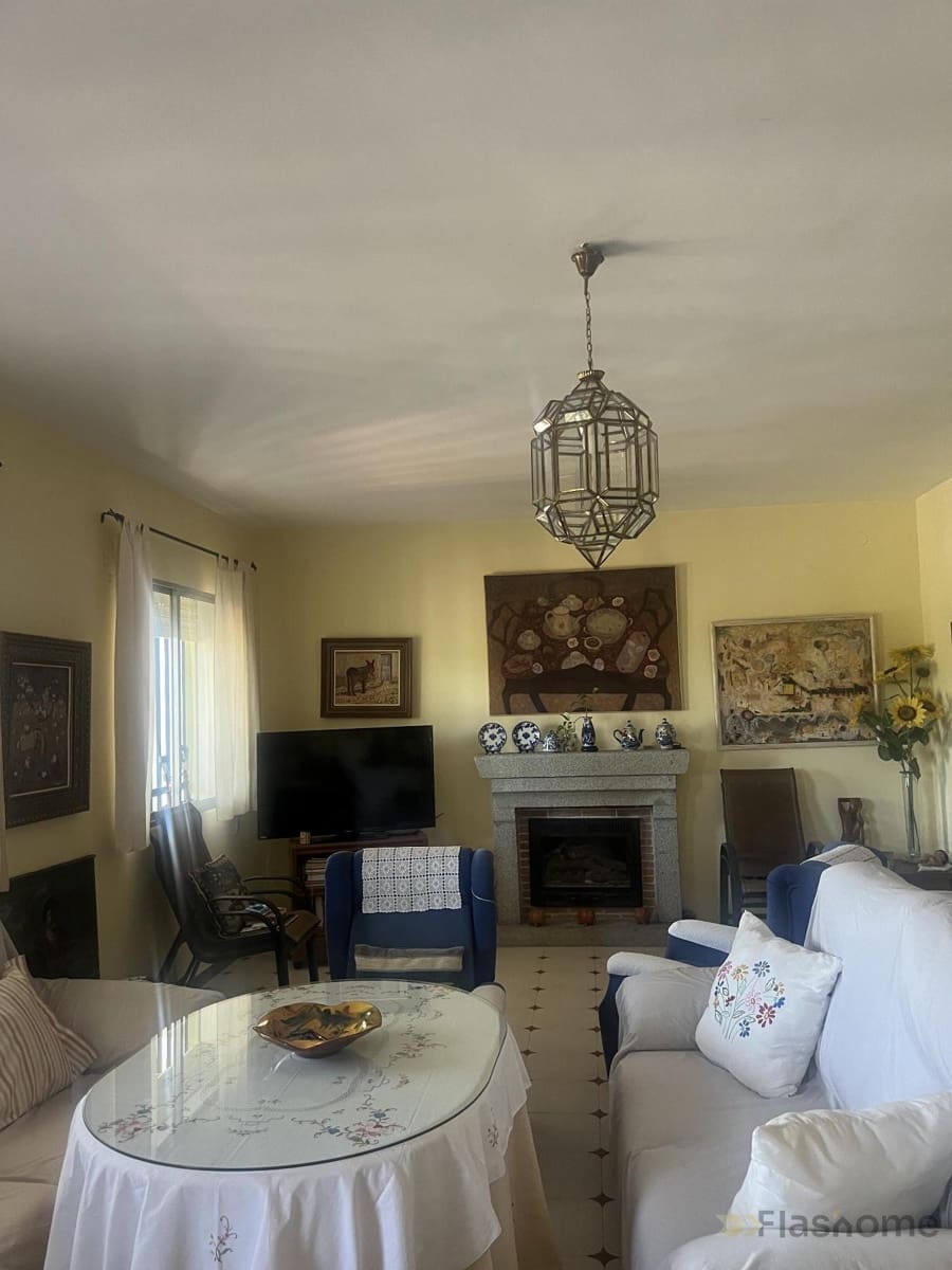 5 bedroom Villa for sale in Don Benito with pool - € 350,000 (Ref: 9848304)