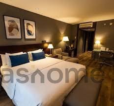 90 soverom Hotell til salgs i Valencia by - € 8 900 000 (Ref: 9848307)