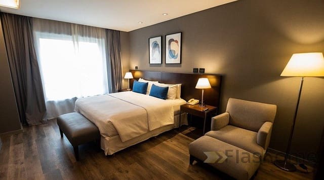 90 soverom Hotell til salgs i Valencia by - € 8 900 000 (Ref: 9848307)