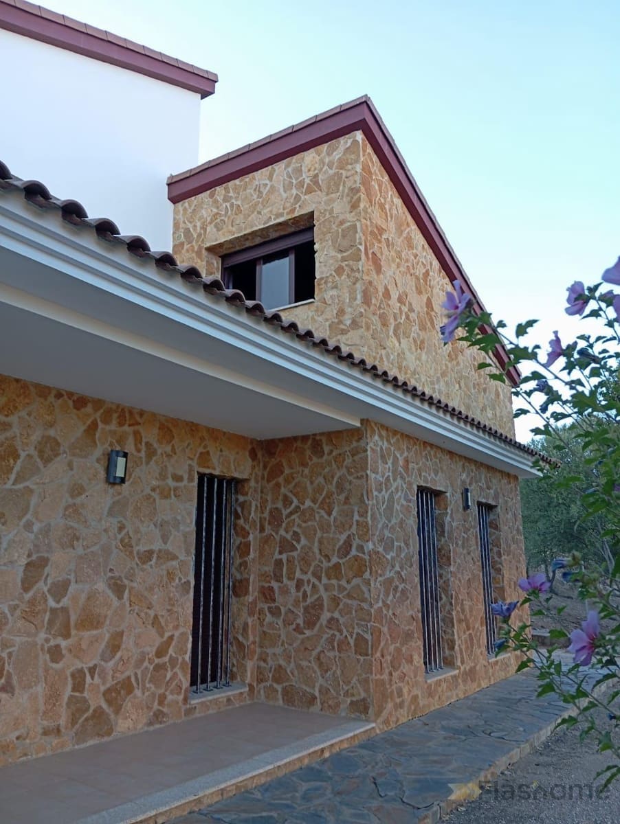 3 bedroom Villa for sale in Medellin with pool - € 450,000 (Ref: 9848308)