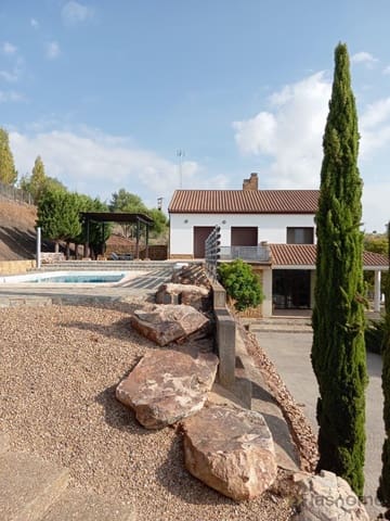 3 bedroom Villa for sale in Medellín with pool - € 450,000 (Ref: 9848308)