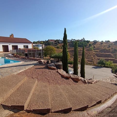 3 bedroom Villa for sale in Medellín with pool - € 450,000 (Ref: 9848308)