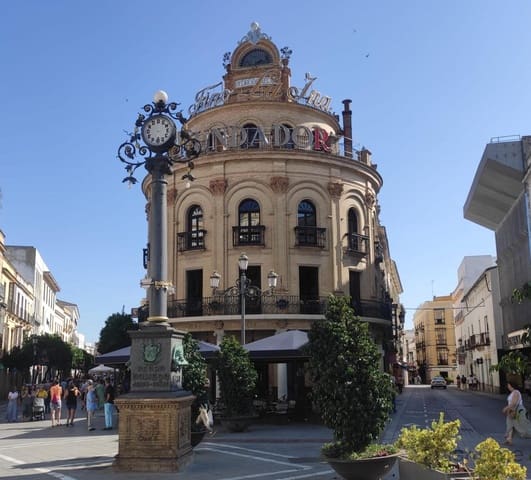 Commercieel te koop in Jerez de la Frontera - € 1.000.000 (Ref: 9848319)