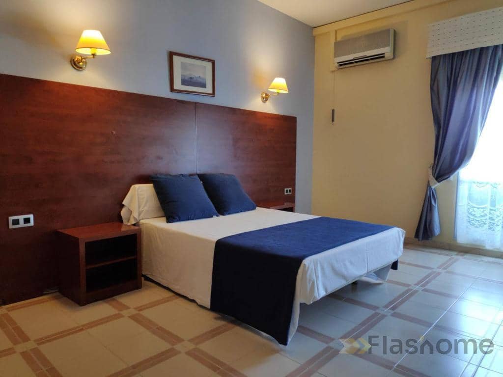 Hotel de 31 habitaciones en Trujillo en alquiler con garaje - 6.999 € (Ref: 9856257)