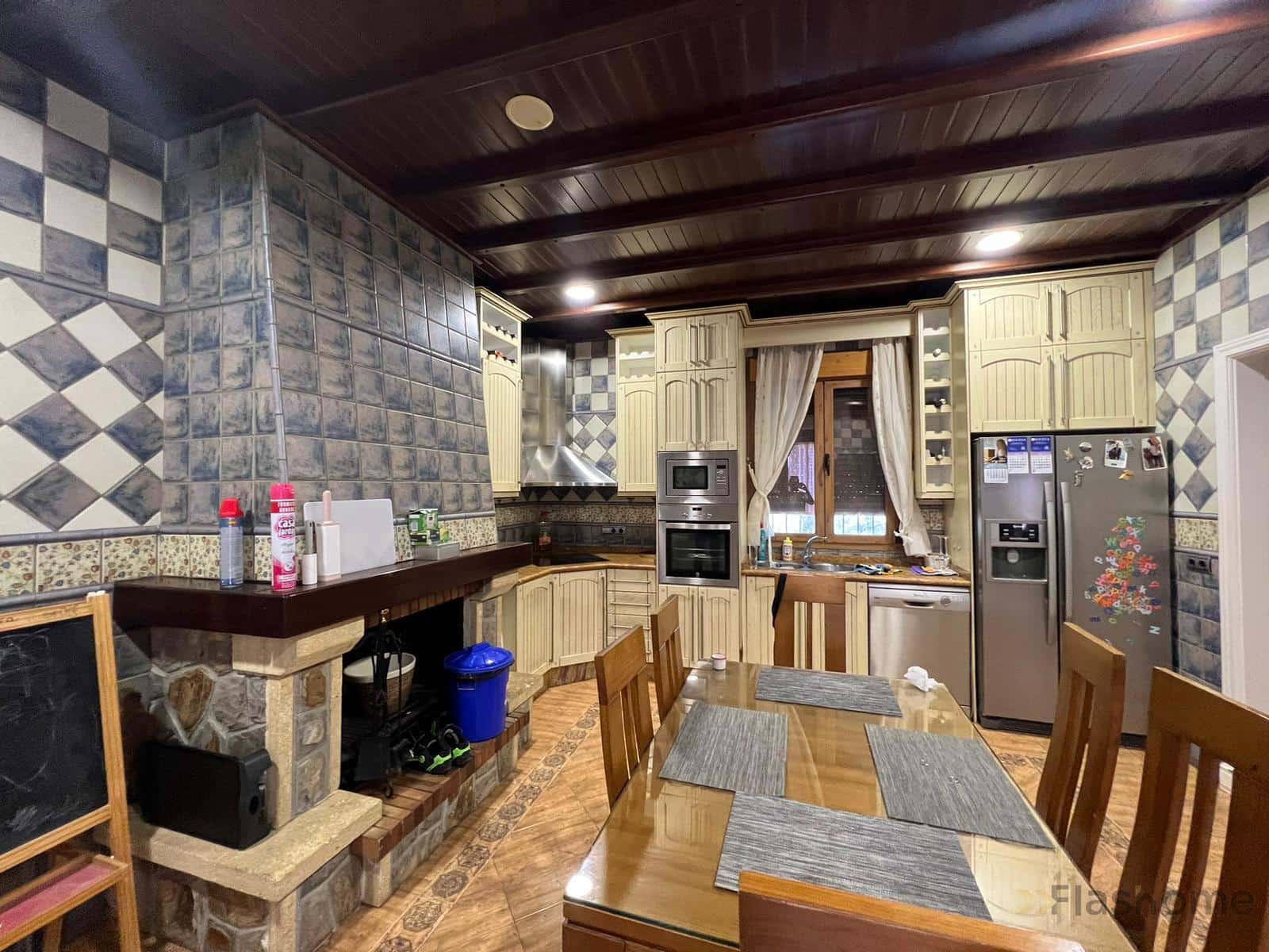 Chalet de 3 habitaciones en Medellín en venta con piscina garaje - 420.000 € (Ref: 9902443)